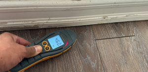 Moisture meter for moisture mapping after water damage